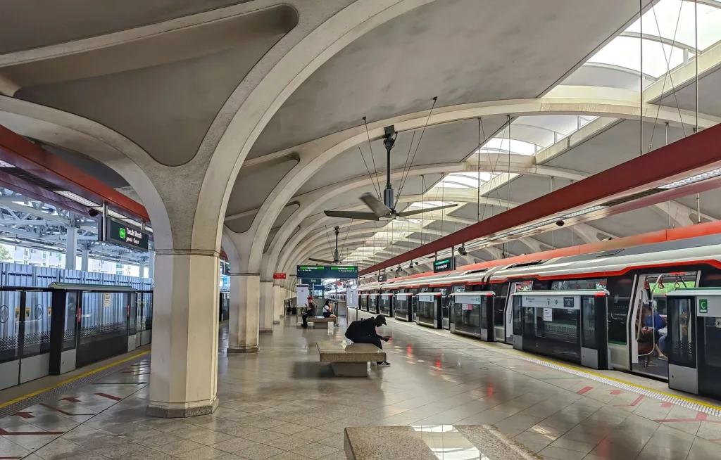 tanah merah mrt